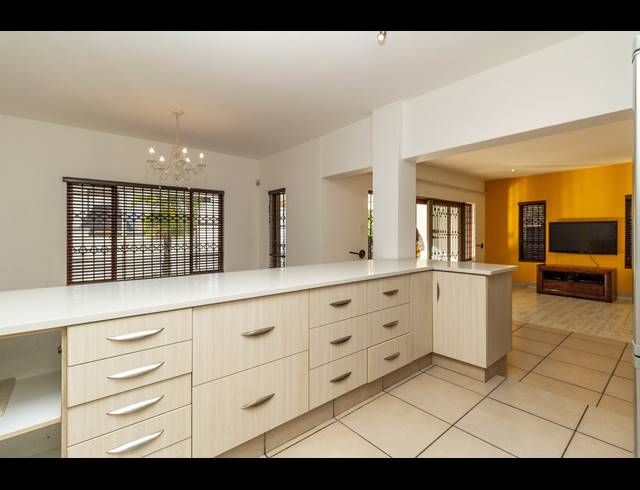 3 BEDROOM HOUSE RENTED IN SUNNINGHILL